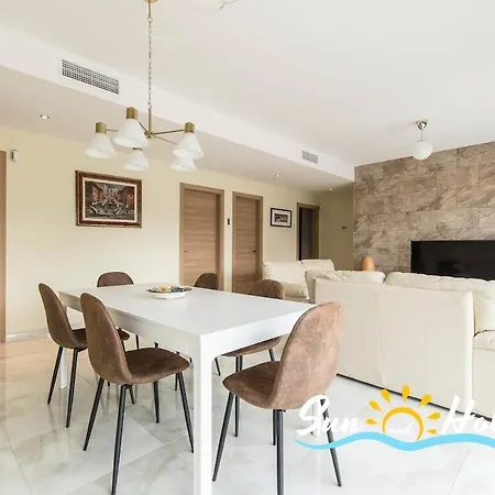 Villa Moderna Elvira *
