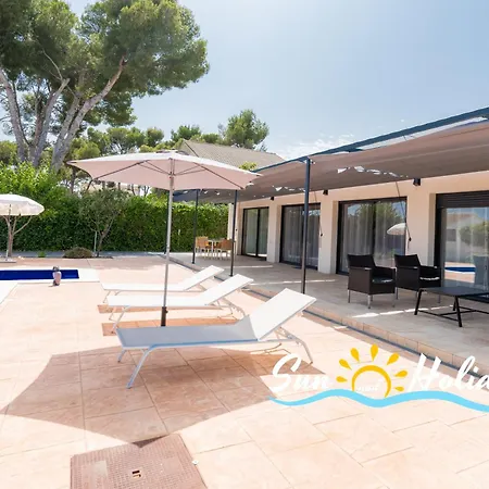 Moderna Elvira 别墅 *