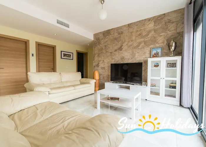 Villa Moderna Elvira *