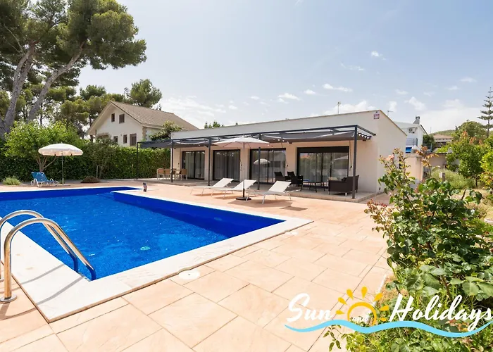 Moderna Elvira Villa *